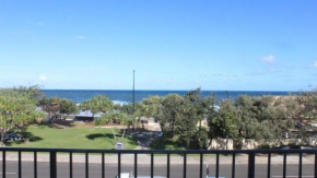 Waikiki Unit 4 Kings Beach QLD